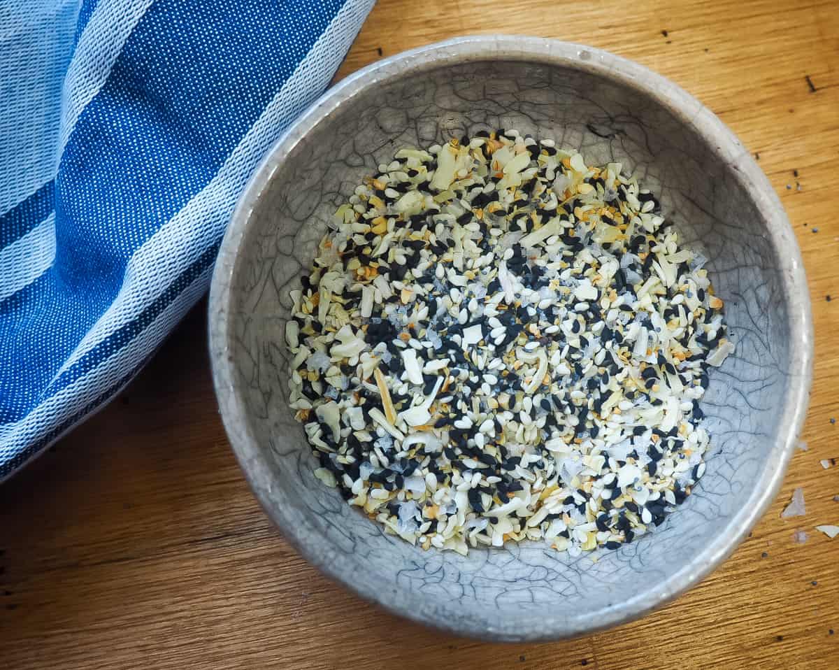 A small gray bowl of everything bagel seasoning.