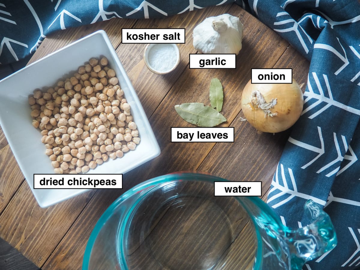 A picture of the ingredients to make chickpeas in an Instant Pot, labeled.