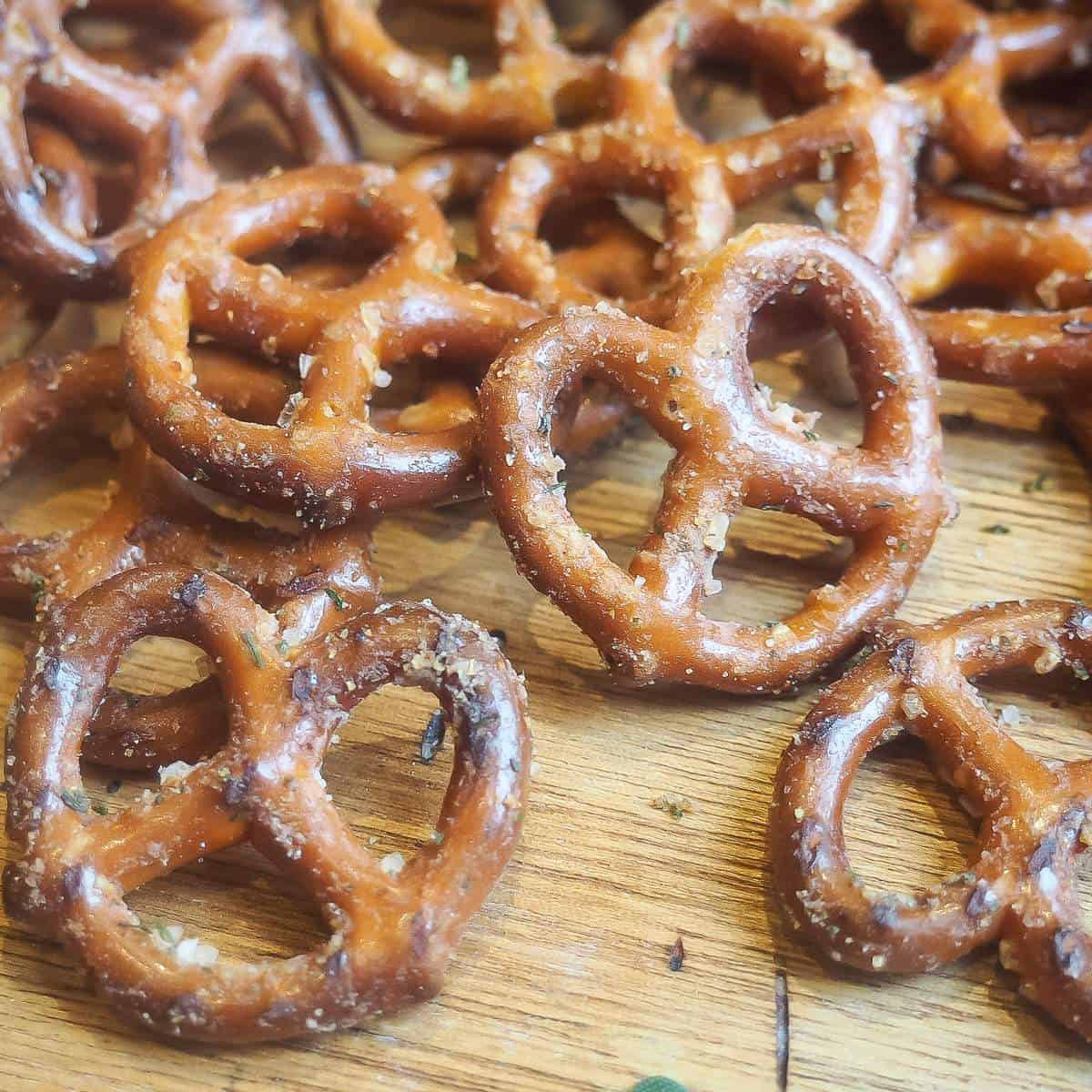 Crack Pretzels - The Ultimate Party Snack - Southern Bytes