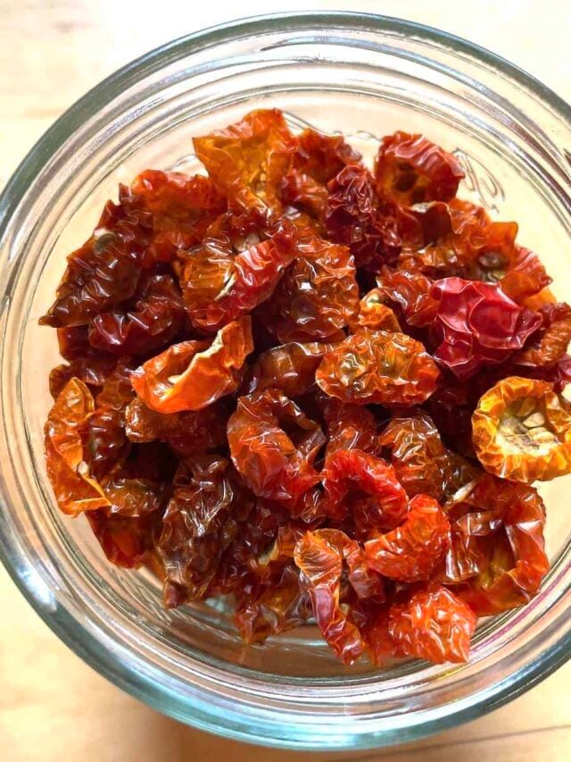 How to Dehydrate Cherry Tomatoes