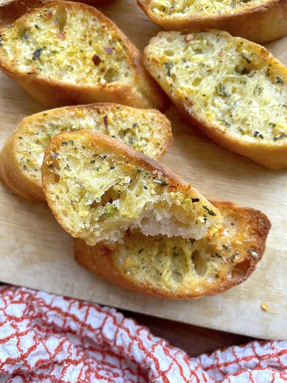 Best Garlic Toast Recipe – Quick And Easy Southern Bytes